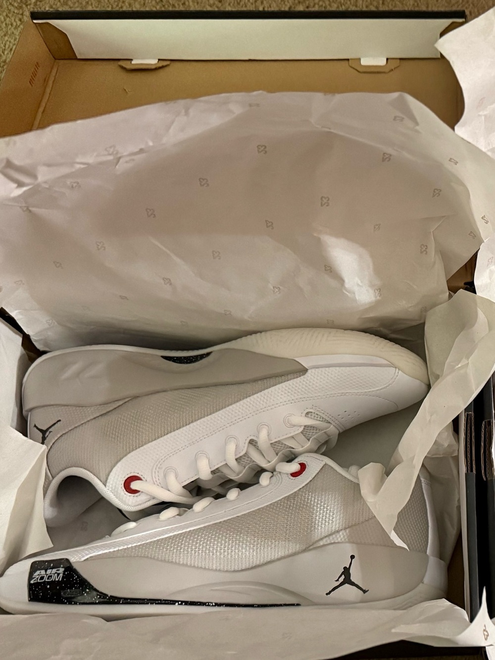 Jordan Luka .77 White/Black-Tech Grey-Fire Red Box Label